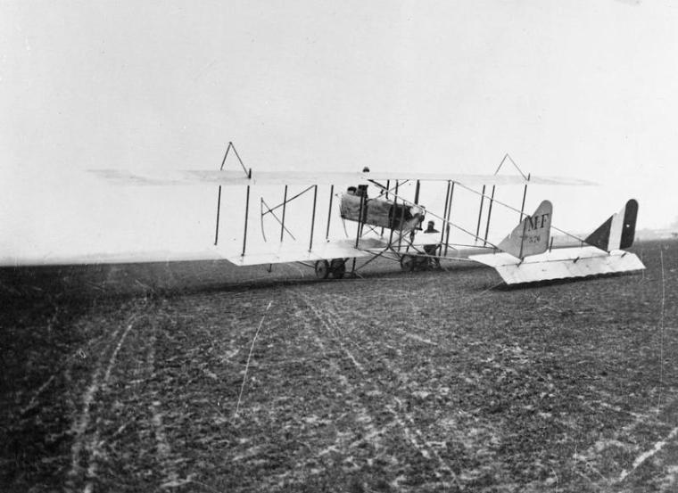 Maurice_Farman_S._7_Longhorn_70_H.p._Renault_Engine._Two_Seater_Reconnaissance_and_Training_Biplane._Aviation_School,_Chartres_Q58351